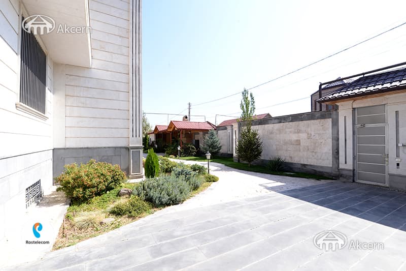 Mansion · 7 rooms · 729 m² · v. Arinj