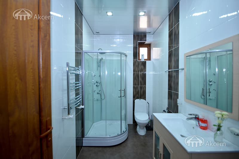 Mansion · 6 rooms · 280 m² · v. Arinj