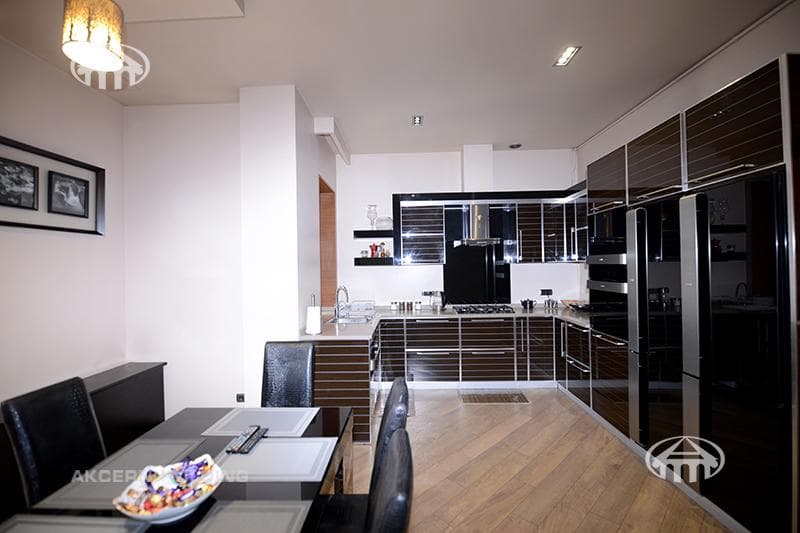 Apartment · 5 rooms · 200 m² · Arabkir