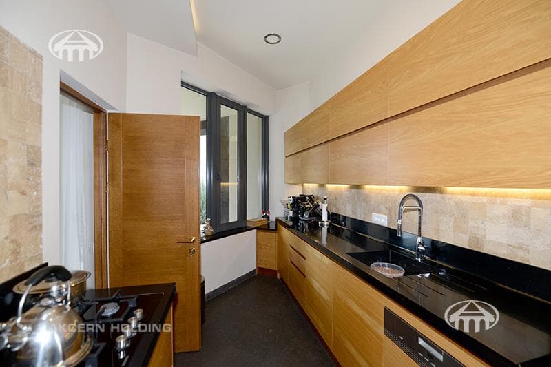 Mansion · 6 rooms · 689 m² · Vahagni