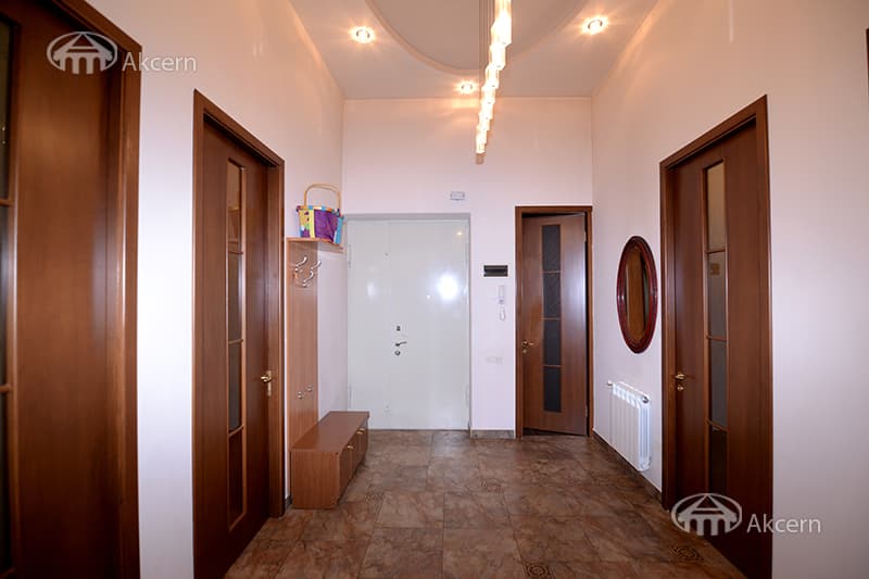 Apartment · 4 rooms · 125 m² · Kentron