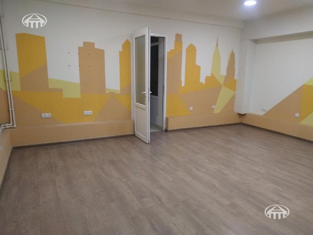 Office · 240 m² · Kentron