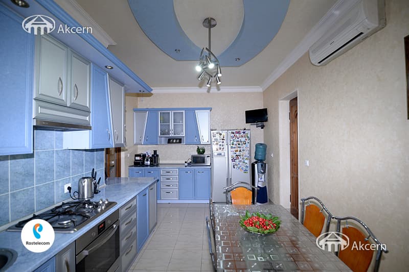 Առանձնատուն · 6 սեն. · 353 մ² · Դավթաշեն