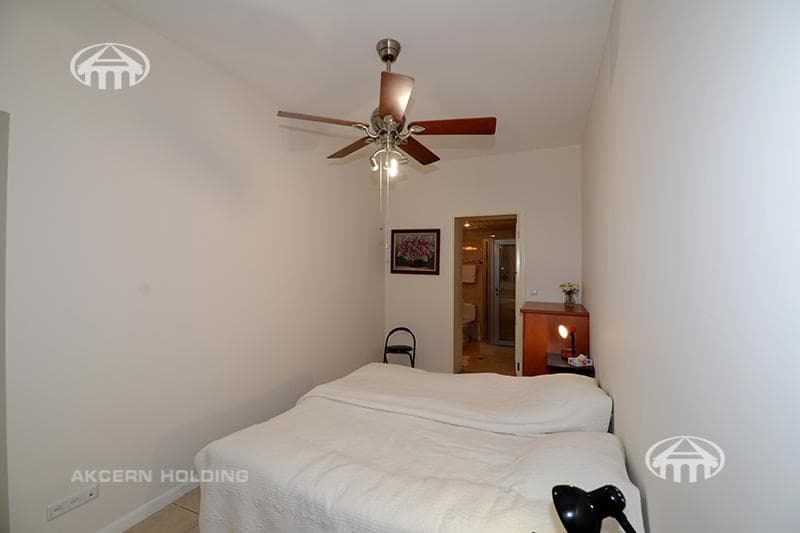 Apartment · 5 rooms · 270 m² · Kentron
