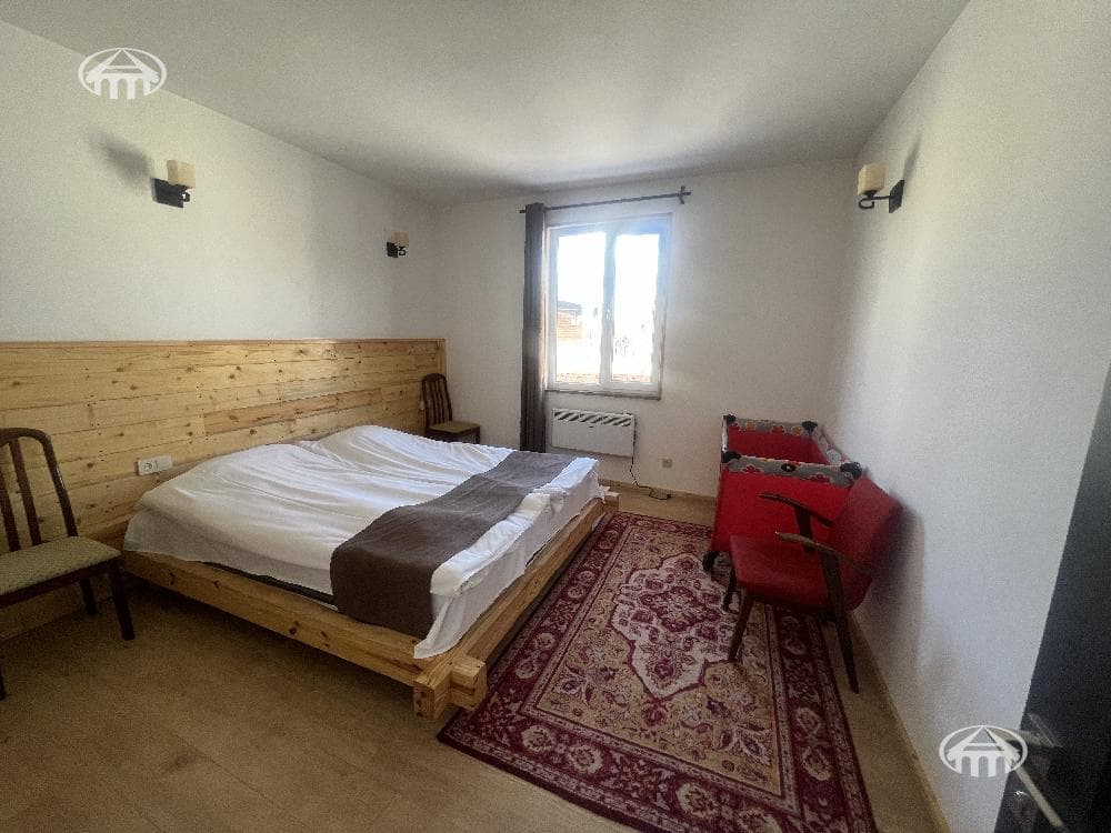 Hotel · 9 rooms · 1,200 m² · Djrvej