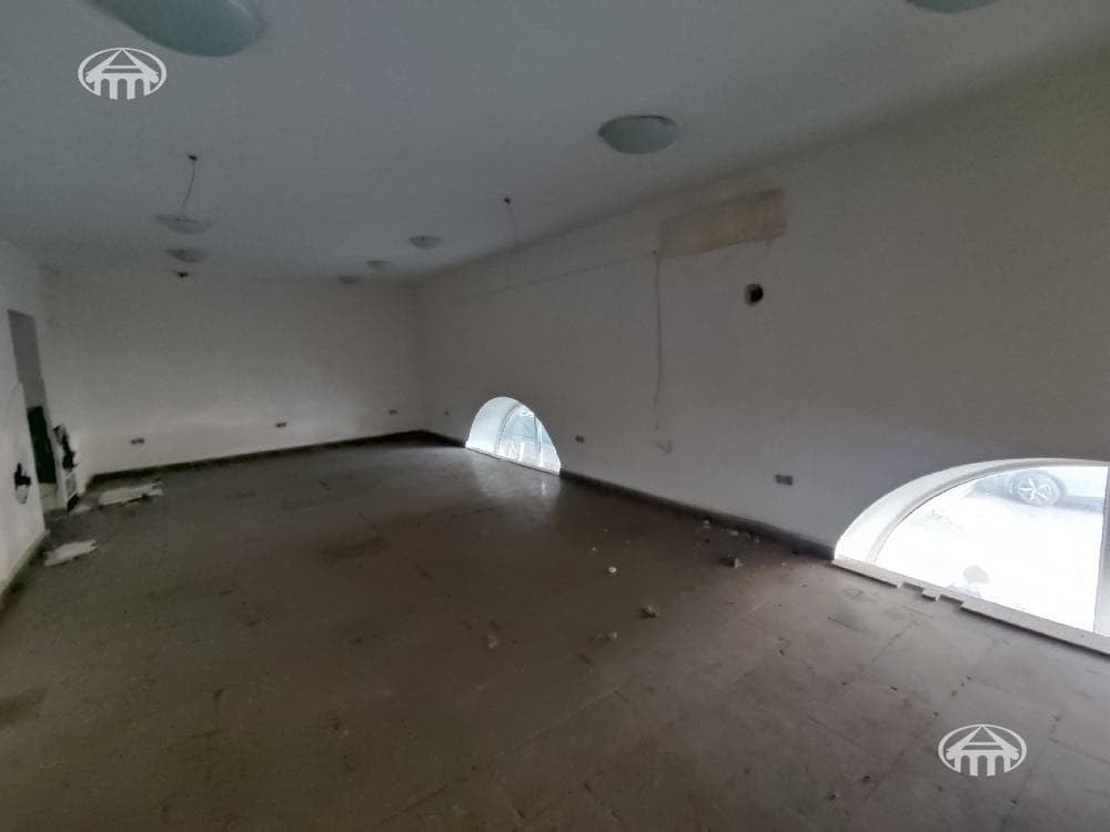 Магазин · 141 м² · Кентрон