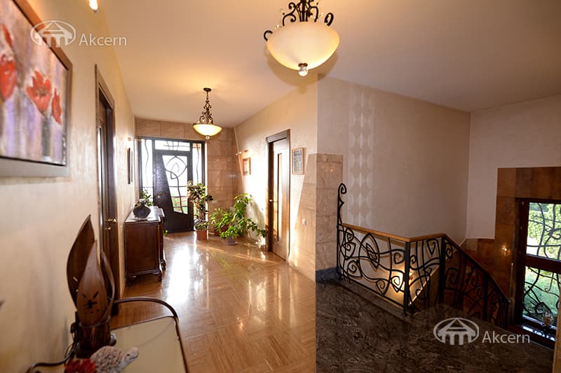 Особняк · 5 комн. · 270 м² · Канакер-Зейтун