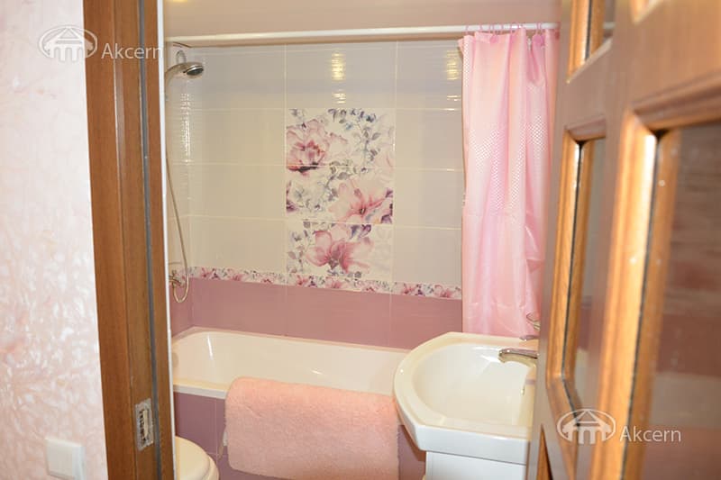 Квартира · 4 комн. · 108 м² · Кентрон