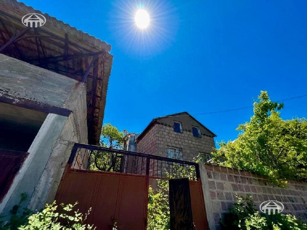 Ամառանոց · 4 սեն. · 136 մ² · Ձորաղբյուր