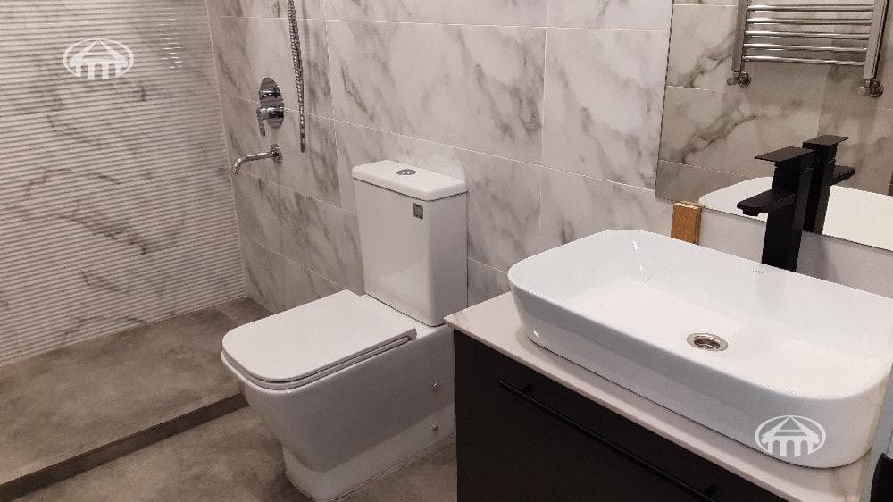 Բնակարան · 2 սեն. · 45 մ² · Կենտրոն