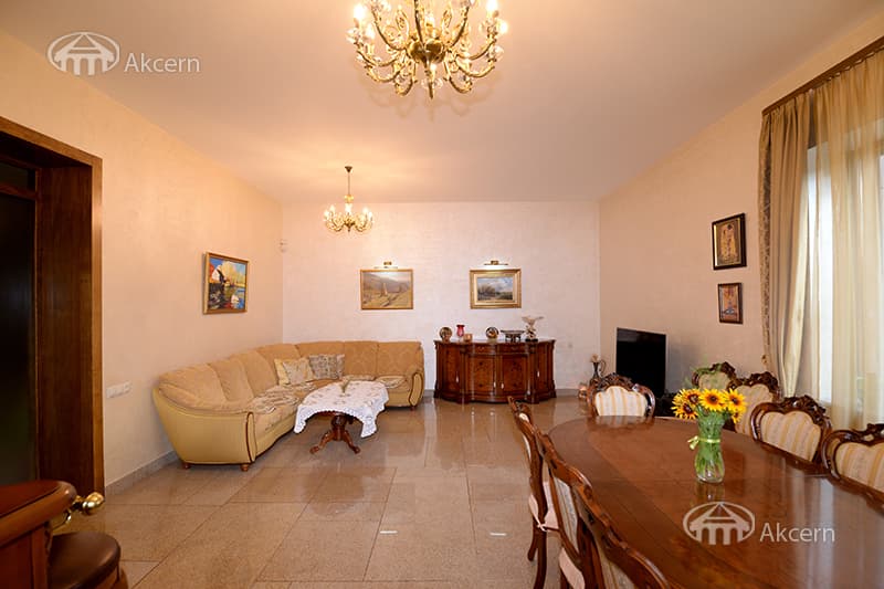 Особняк · 5 комн. · 270 м² · Канакер-Зейтун