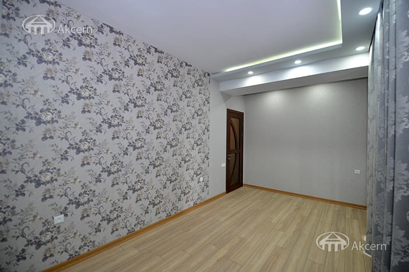 Apartment · 4 rooms · 280 m² · Kentron