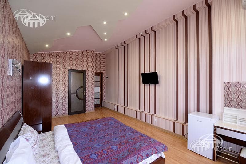 Отель · 5 комн. · 540 м² · Кентрон