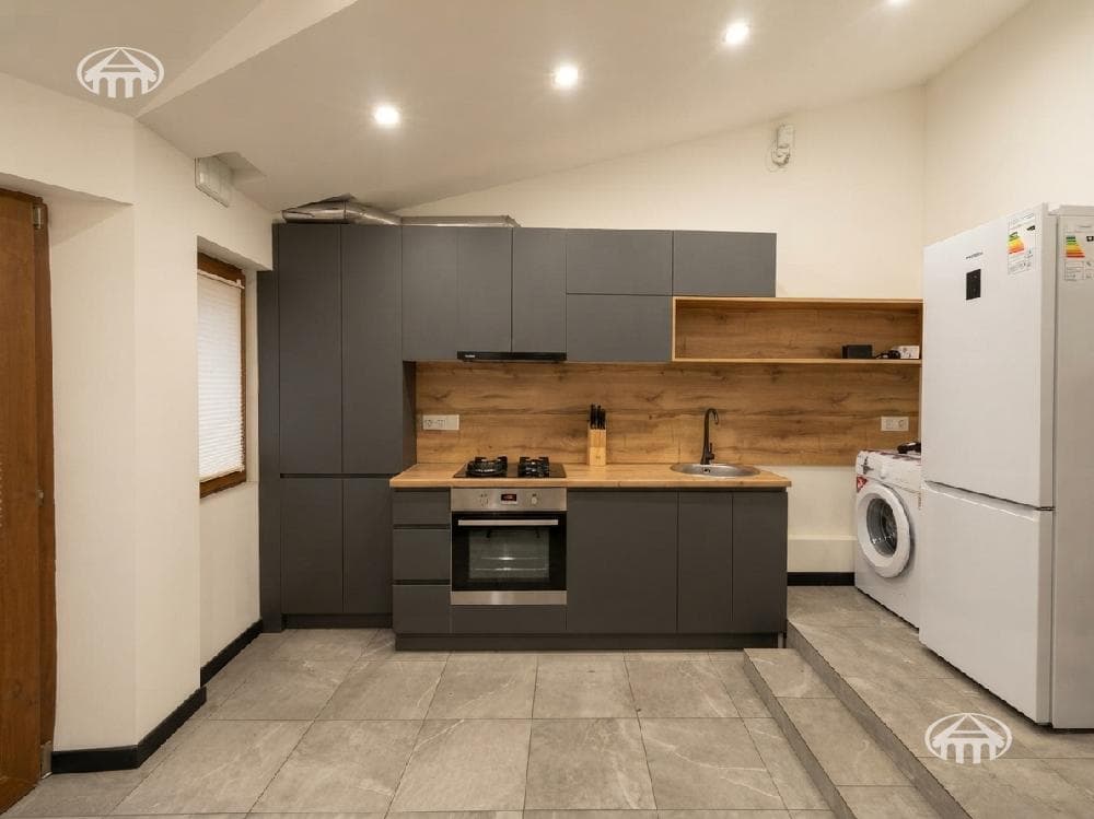 Apartment · 3 rooms · 67 m² · Kentron — photo 15 / 16