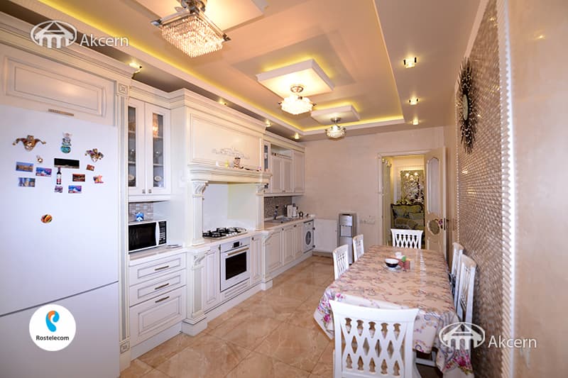 Квартира · 4 комн. · 180 м² · Кентрон