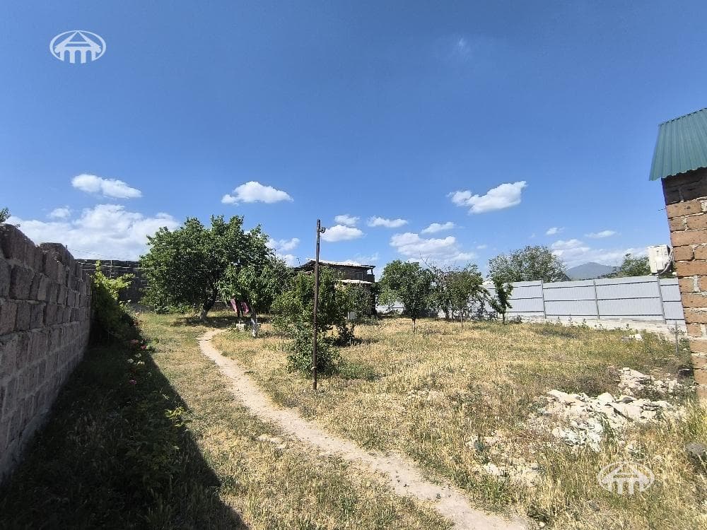 Mansion · 4 rooms · 104 m² · Arinj