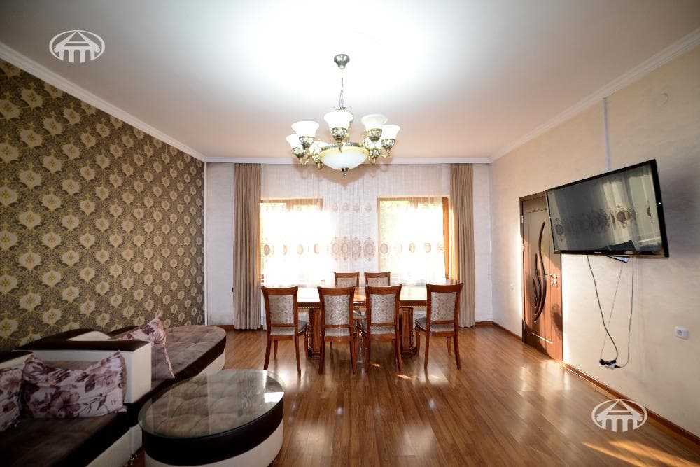 Особняк · 5 комн. · 242 м² · Давташен