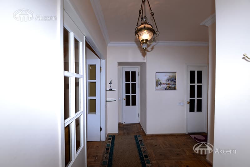 Квартира · 2 комн. · 70 м² · Кентрон