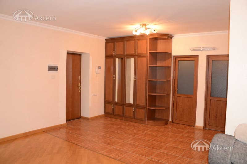 Բնակարան · 3 սեն. · 76 մ² · Կենտրոն