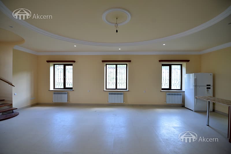 Загородный дом · 5 комн. · 249 м² · Раздан