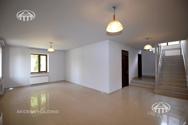 Mansion · 4 rooms · 300 m² · Nork-Marash
