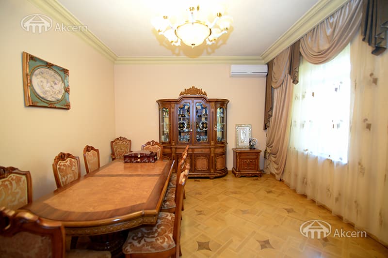 Квартира · 3 комн. · 127 м² · Кентрон