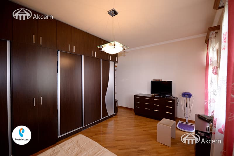 Apartment · 5 rooms · 350 m² · Kentron