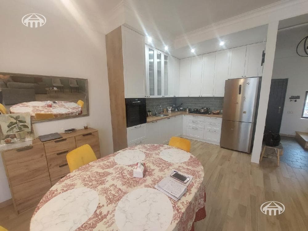 Townhouse · 4 rooms · 121 m² · Nairi