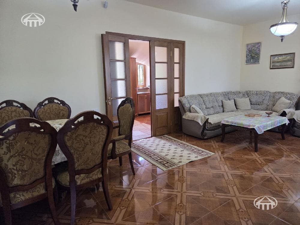 Mansion · 5 rooms · 296 m² · Djrvej