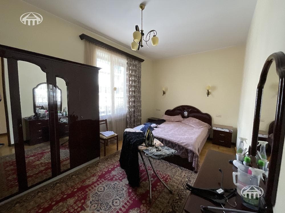 Mansion · 7 rooms · 700 m² · Arabkir