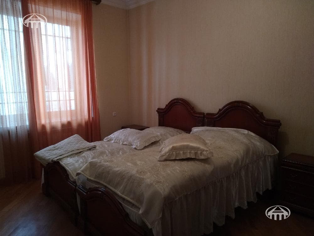 Mansion · 6 rooms · 383 m² · Davtashen