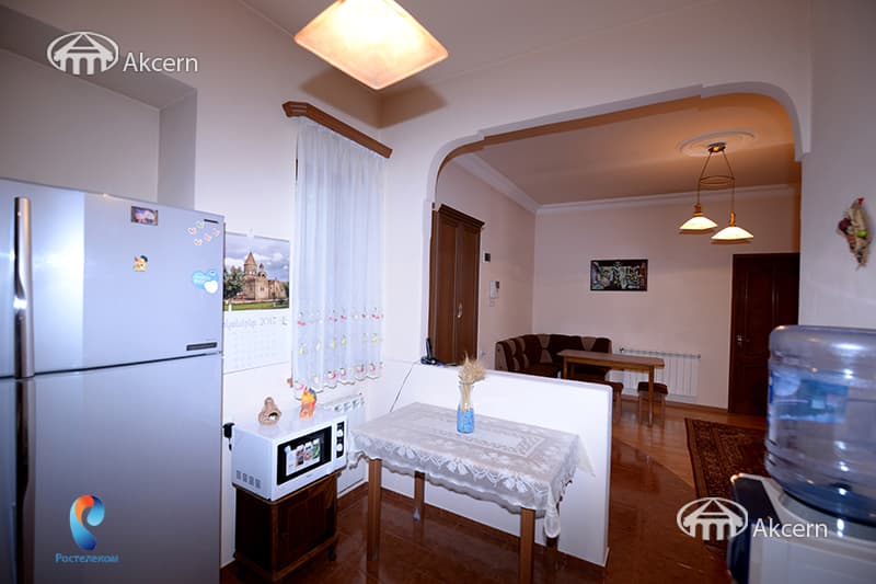 House · 3 rooms · 90 m² · Kentron