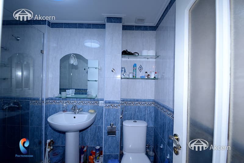 Квартира · 3 комн. · 90 м² · Кентрон