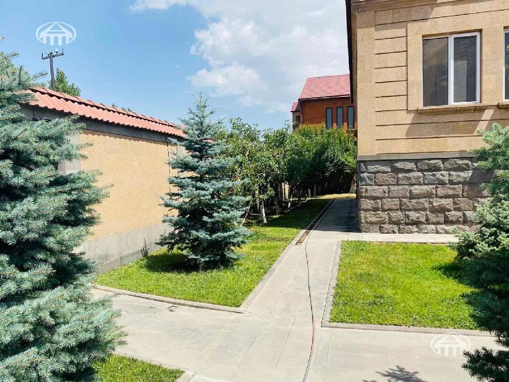 Առանձնատուն · 6 սեն. · 500 մ² · Էրեբունի