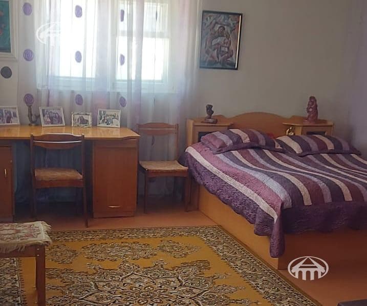 House · 4 rooms · 367 m² · Erebuni