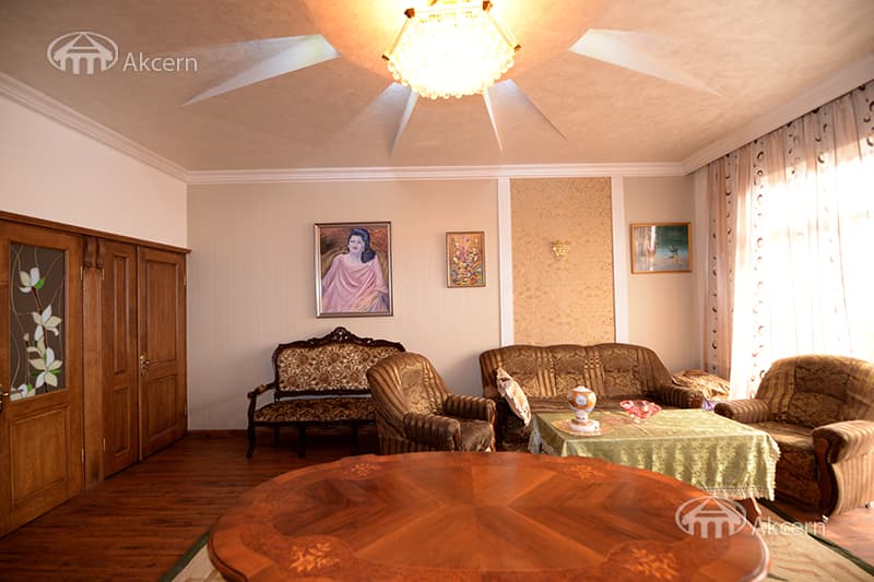 Дом · 4 комн. · 162 м² · Арабкир