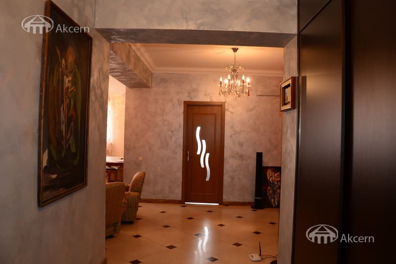 Квартира · 4 комн. · 131 м² · Аджапняк