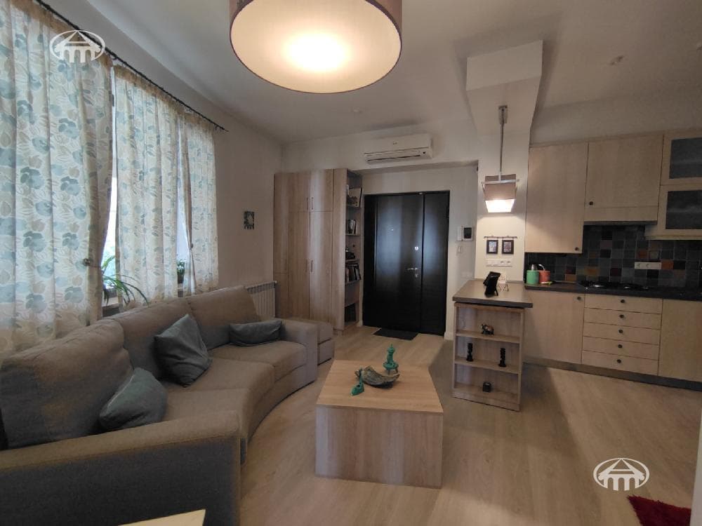 Квартира · 1 комн. · 42 м² · Кентрон