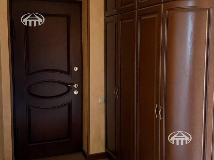 Mansion · 9 rooms · 858 m² · Balahovit