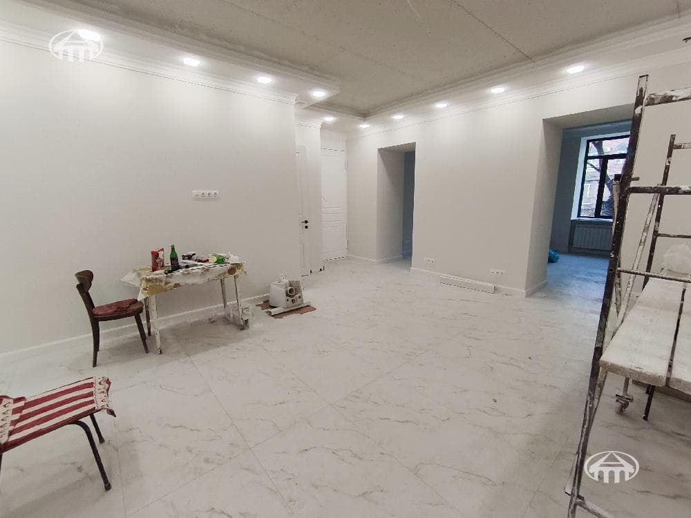 Apartment · 3 rooms · 79 m² · Kentron