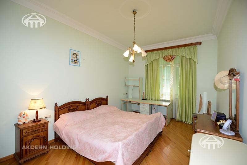 Առանձնատուն · 5 սեն. · 319 մ² · Աջափնյակ