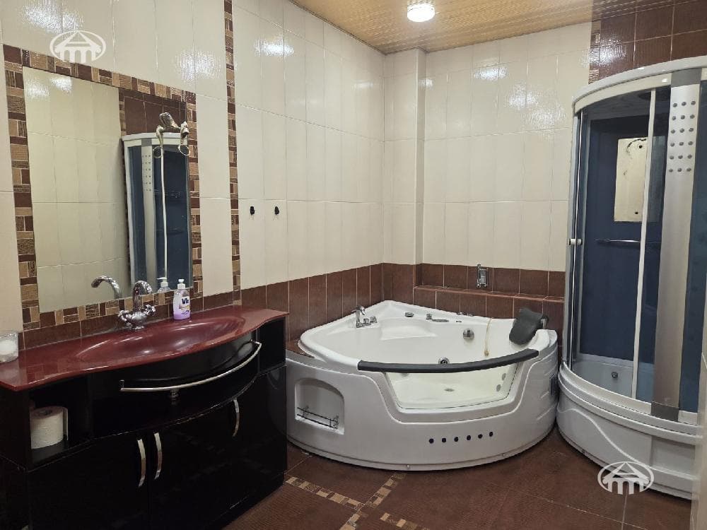 Квартира · 3 комн. · 151 м² · Кентрон