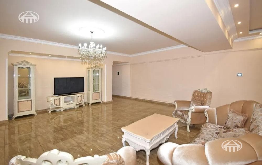 Բնակարան · 5 սեն. · 370 մ² · Կենտրոն — Լուսանկար 3 / 22