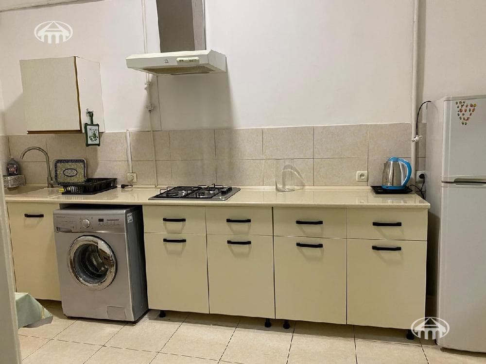 House · 3 rooms · 90 m² · Arabkir