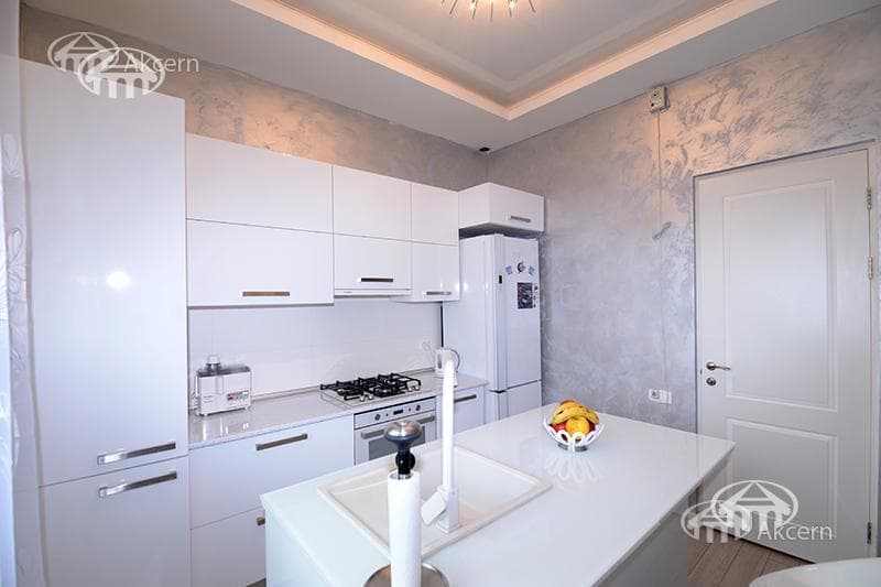 Apartment · 3 rooms · 112 m² · Kentron
