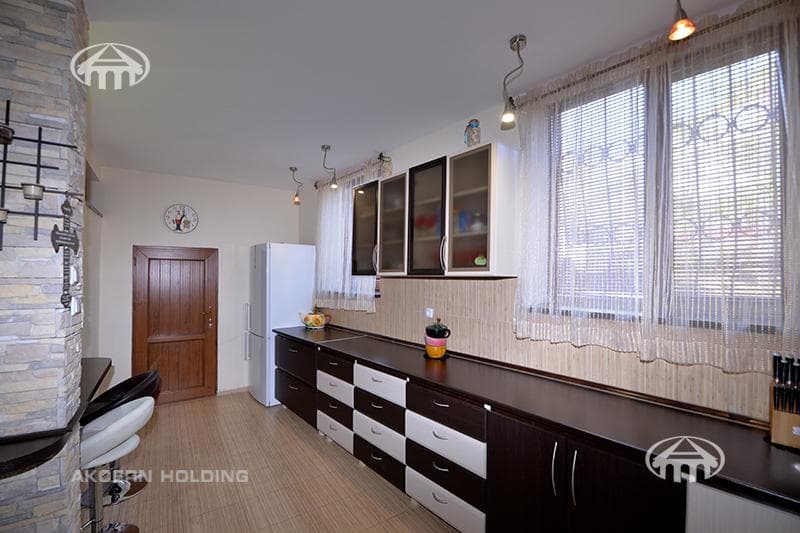 Mansion · 3 rooms · 120 m² · Proshyan