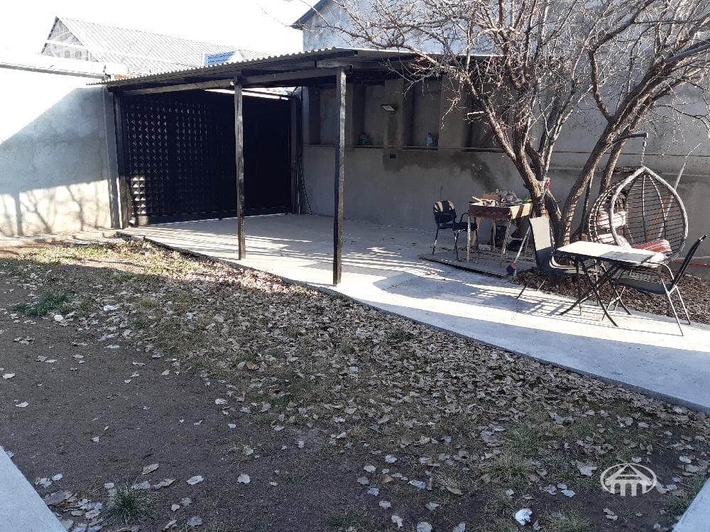 Առանձնատուն · 4 սեն. · 142 մ² · Զովունի