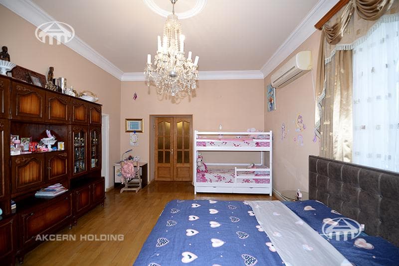 Дом · 7 комн. · 540 м² · Арабкир