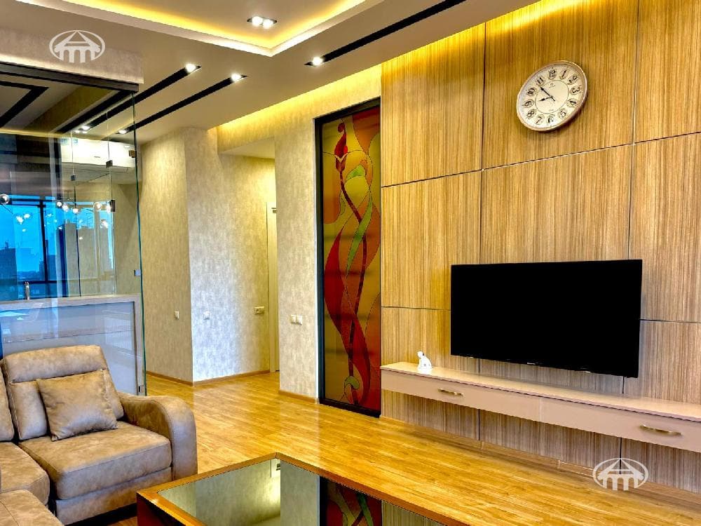 Квартира · 3 комн. · 98 м² · Кентрон
