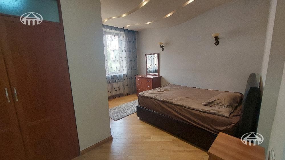 Բնակարան · 4 սեն. · 162 մ² · Կենտրոն